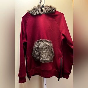 Burgundy sweatshirt with fur hoodie